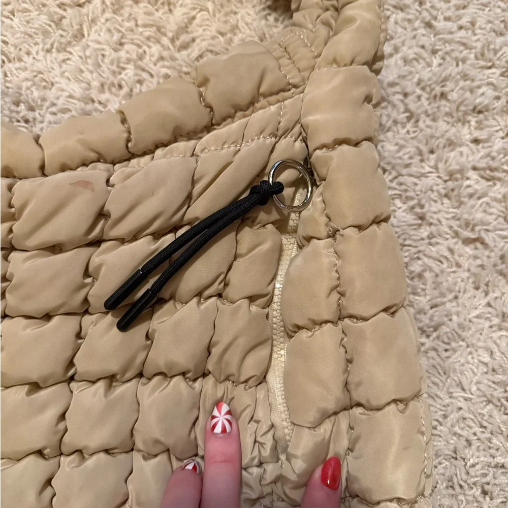 Free People Movement Cream Quilted Women's Bag - Picture 7 of 8